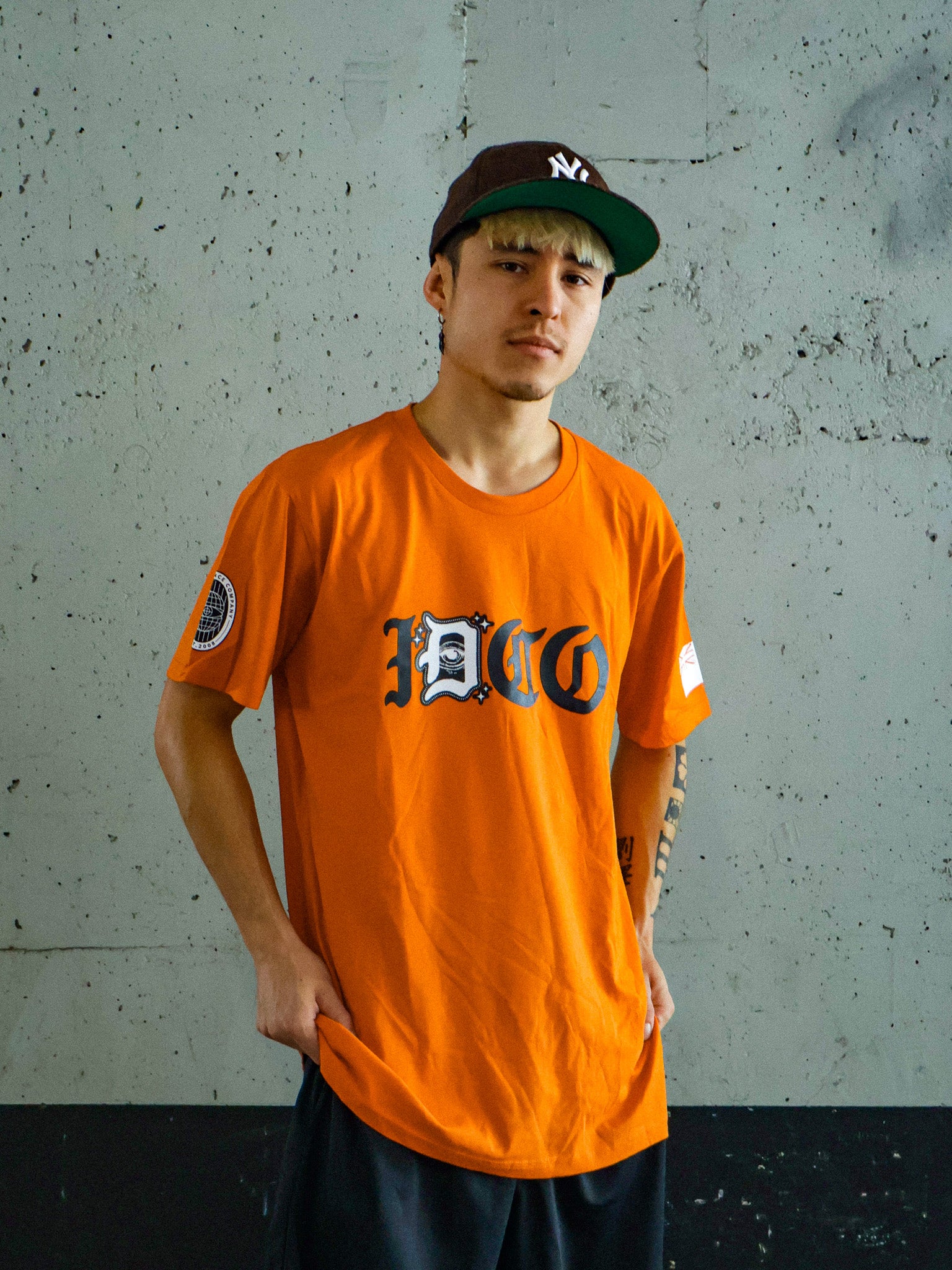 CLASSIC GRAPHIC TEE